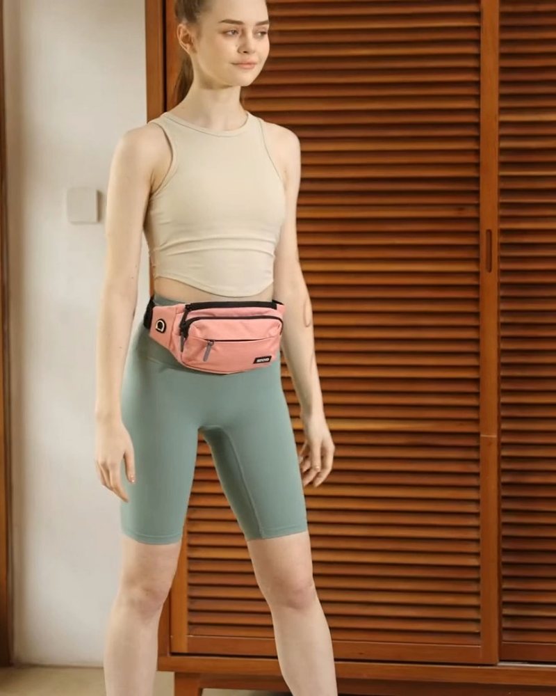 SINNO fanny pack worn: around the waist