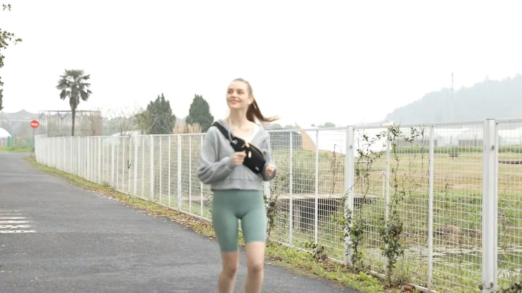Running with your phone: belt or fanny pack?